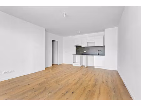 location appartement 3 pièces 61 m² à viry-chatillon (91170)  1 137 €