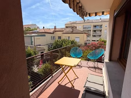 location meublée appartement 3 pièces 63.14 m² à sanary-sur-mer (83110)  1 200 €