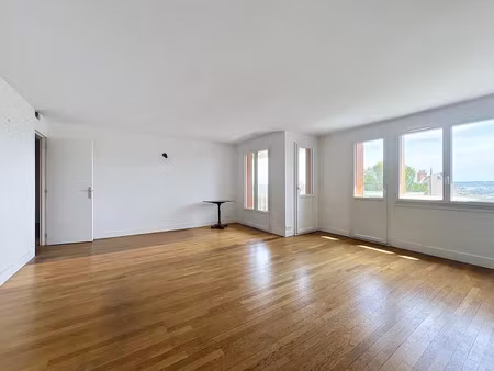 location appartement 4 pièces 94.22 m² à suresnes (92150)  2 150 €