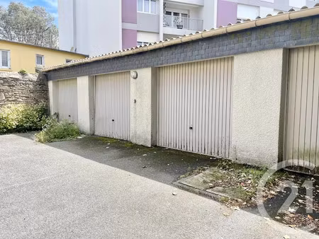 location parking à lorient (56100)  90 €