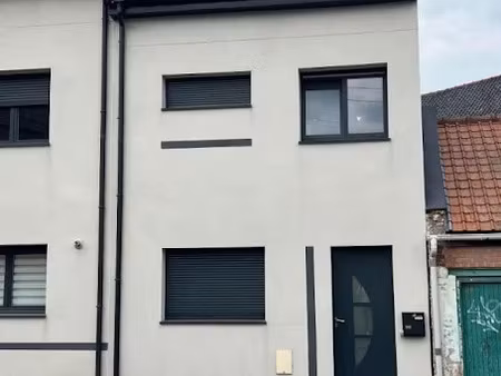 location maison 3 pièces 56 m² à hazebrouck (59190)  696 €