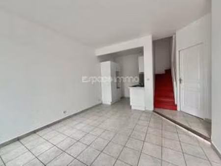 location maison à montville (76710) : à louer / 59m² montville