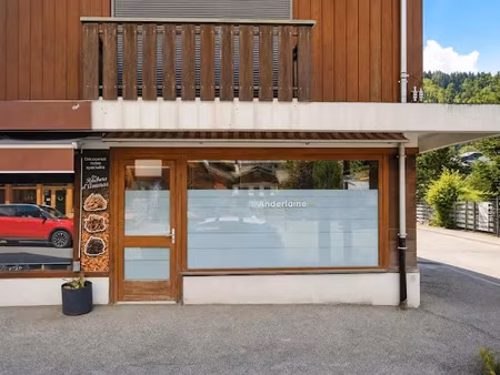 location locaux professionnels 2 pièces à morzine (74110)  1 900 €
