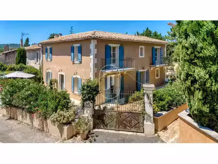 maison de hameau rénovée avec piscine à vendre à roussillon
