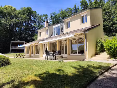 grande maison individuelle avec piscine et logement d’amis