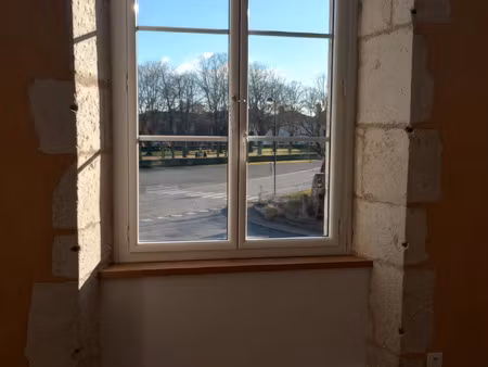 immeuble à vendre airvault 15 pièce(s) 220m2 130 000€