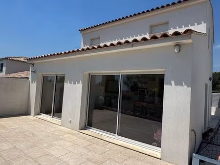 maison individuelle . 4 pièces . 100m2