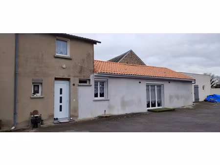 maison à vendre saint generoux 10 pièce(s) 235m2 157 300€
