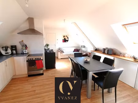 t2 sous comble de 34.07 m2 en centre ville de châteaugiron !