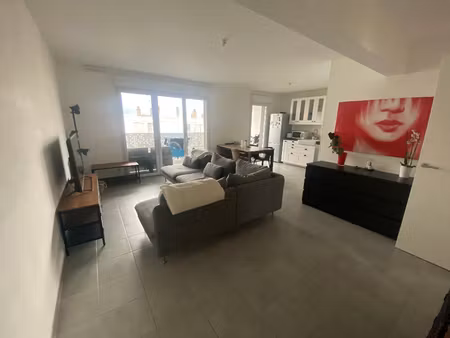 rezé pont rousseau : appartement t3 récent avec terrasse et parking