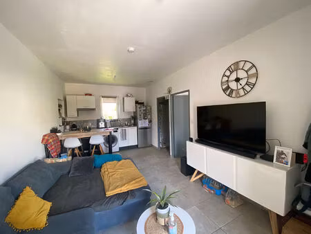 bel appartement t2 climatisé en coeur de village