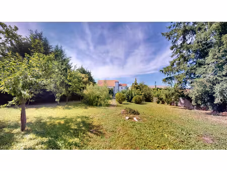 maison t9 de 284 m2 avec piscine  garage et grand terrain
