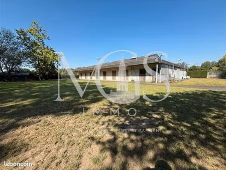? centre équestre avec 26 à 30 boxes  hangar et appartement – fort potentiel