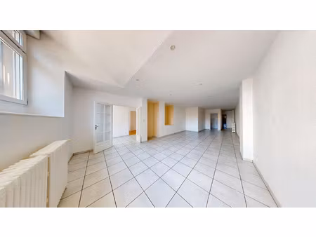 bien atypique de 125 m2 usage habitation ou professionnel be