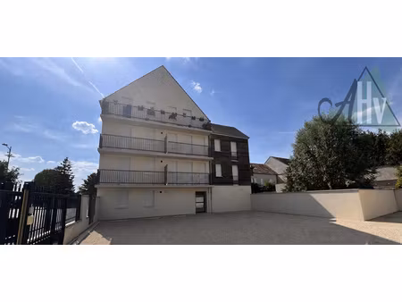 77 - nangis  bel appartement f2  environ 50 m2 avec place de