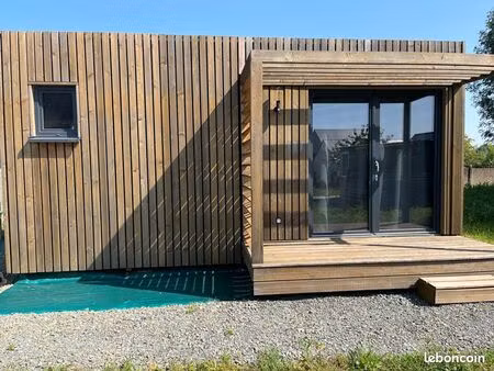 studio green cube