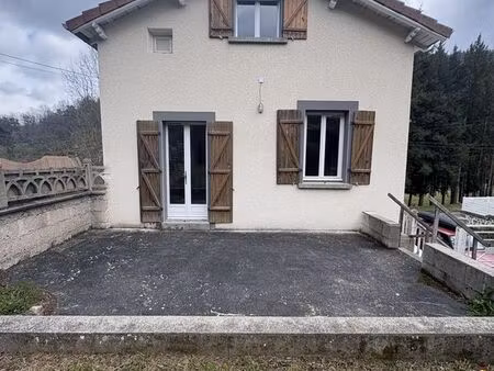 charmante maison sur 3 niveaux  avec petit terrain  garage et parking - confolent  beauzac