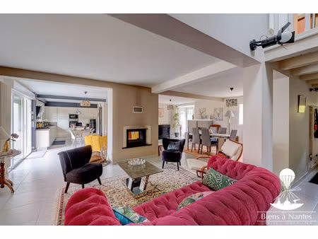 a vendre maison familiale sur un beau terrain piscinable