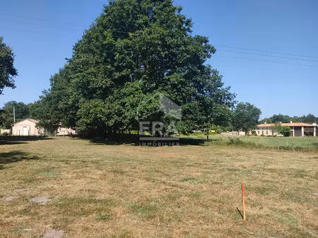 terrain à vendre à saint-savin - réf 3235