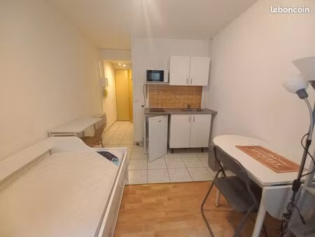studio meublé rue st louis pour étudiant