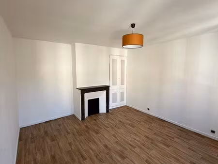 maison t5 à louer – 4 chambres sur 2 étages
