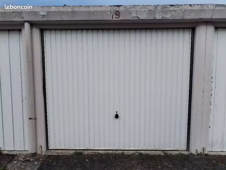 garage box fermé dans copropriété