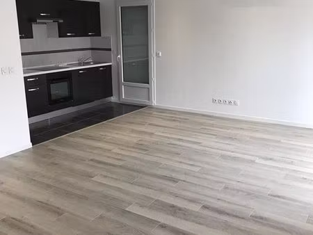 t4 avec jardin  terrasse et 2 parkings – carbon-blanc