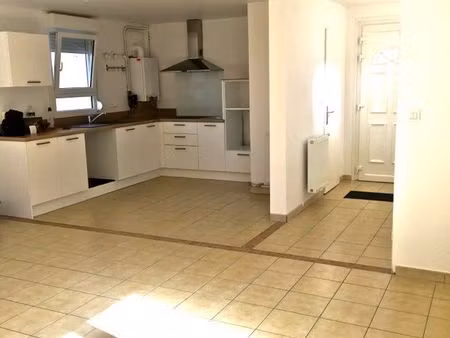 à louer – maison 3 chambres avec jardin et garage – tilloy-lès-mofflaines