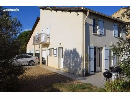 maison à aubord 110 m² jardin plein sud climatisée 3 chambres terrasse garage calme