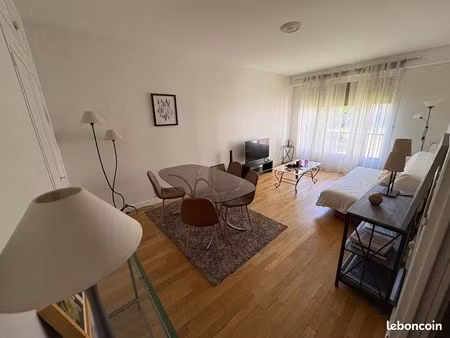 appartement meublé t2  47m2   résidence centre ville proche gare   parking privé