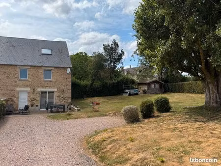 bâtiment ancien transformé en habitation en 2005  en parfait état  dans une une impasse av