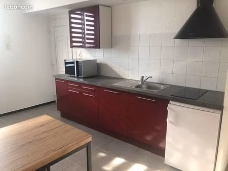 studio meublé  à 2mn à pied ifsi  idéal étudiant infirmier