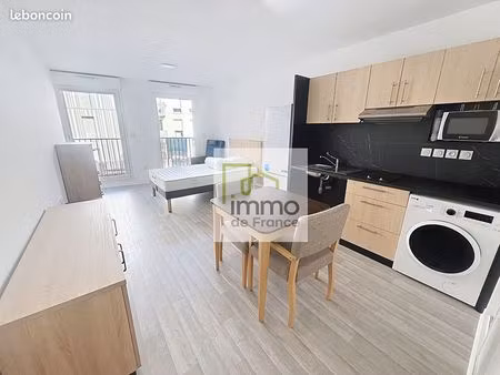 studio 1 pièce 31 m²