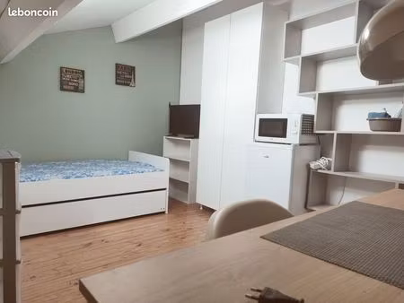 chambre privée et meublée en centre ville de nimes