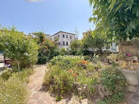 centre village maison familiale avec jardin à 3 mn de l'autoroute