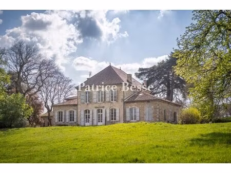 dans le lot-et-garonne  aux portes d'agen  un pavillon de chasse rénové du 18e s.  ses...