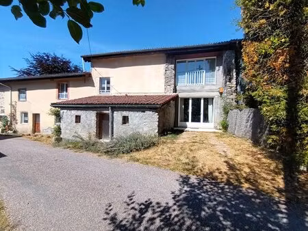 belle propriété sur 8 hectares avec nombreuses dépendances