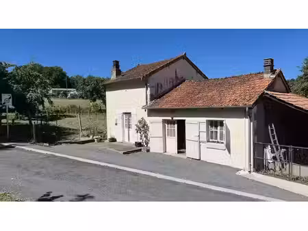 vente maison 4 pièces 90 m² à nontron (24300)  45 000 €