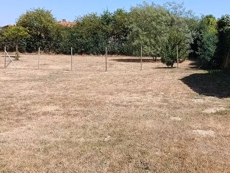 terrain à la plaine sur mer (44770)