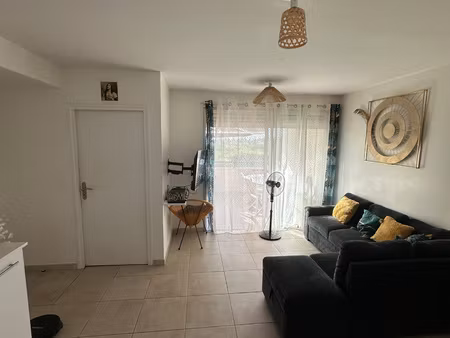 fort de france : t2 tout équipé vue mer