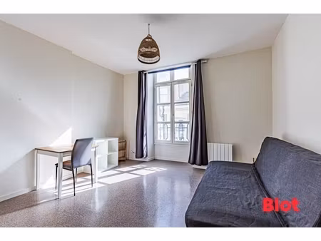 à vendre : studio 23 m² en centre historique  lumineux et fonctionnel