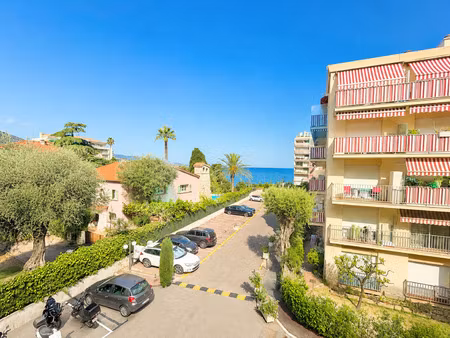 magnifique studio avec coin nuit  terrasse  bel aperçu mer e