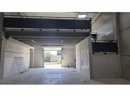 local / entrepôt - cuers - 281 m2