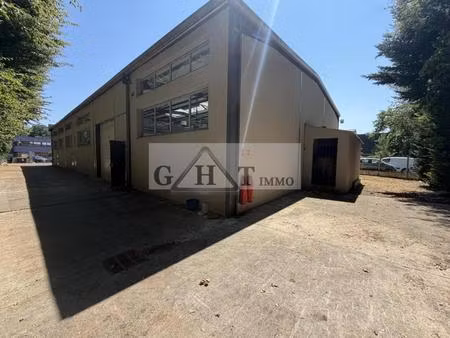entrepot independant a louer 900 m2 a ozoir la ferriere