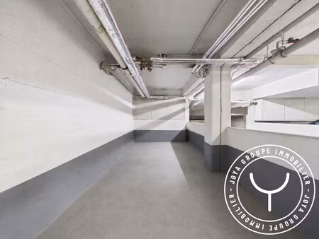 parking - rue d'artois 75008