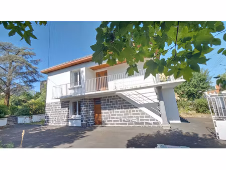 beaumont maison familiale au calme avec terrain et garage