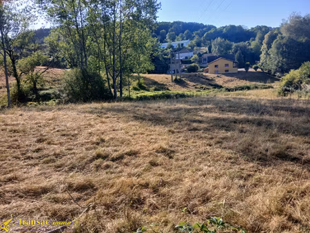 beau terrain constructible dans un environnement privilégié