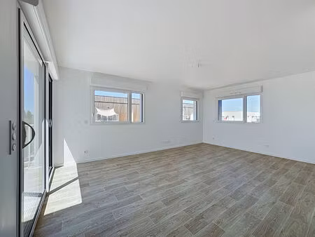 location appartement 3 pièces  69.69m²  laval