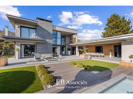 location maison 9 pièces 375 m² à collonges-au-mont-d'or (69660)  7 000 €
