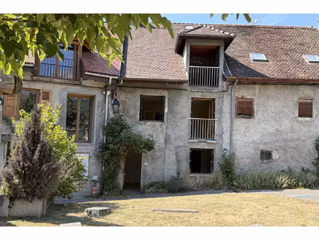 maison de village au coeur de menthon  à 200m des plages